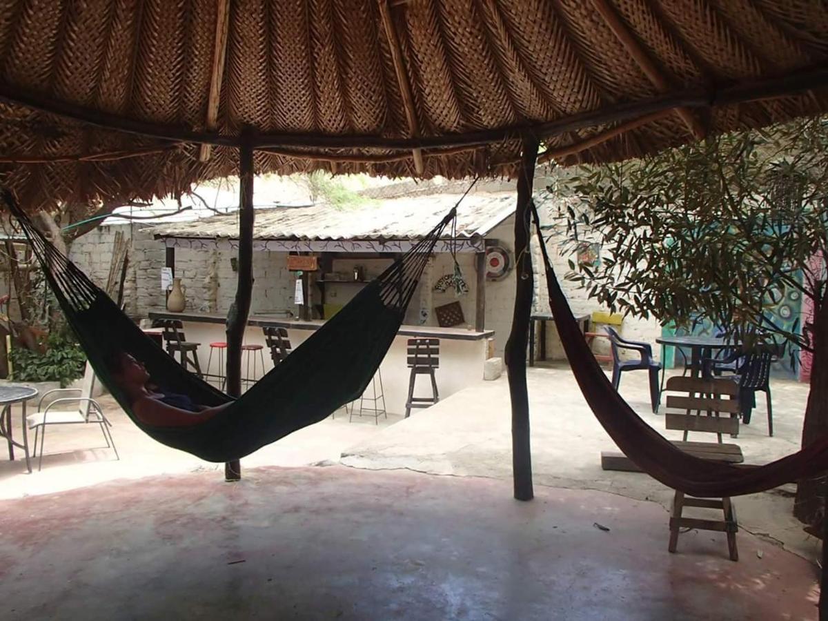 El Garaje Hostal ตากังกา ภายนอก รูปภาพ