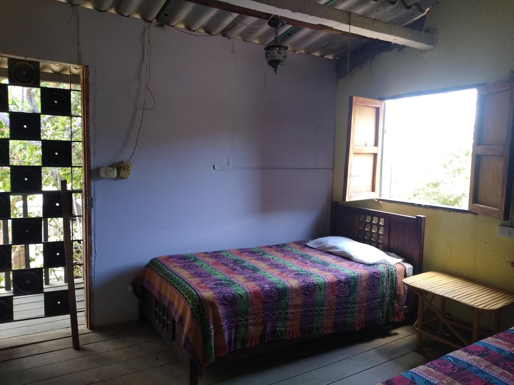 El Garaje Hostal ตากังกา ภายนอก รูปภาพ